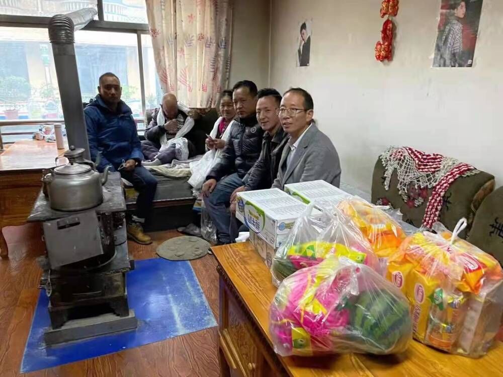 不忘初心送溫暖 走訪慰問(wèn)孤寡老年人”活動(dòng)